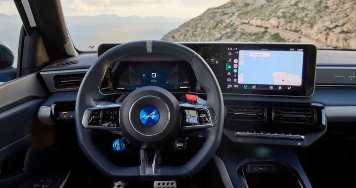Alpine A290 si aggiorna e sulla piccola hot hatch elettrica arriva la guida one pedal