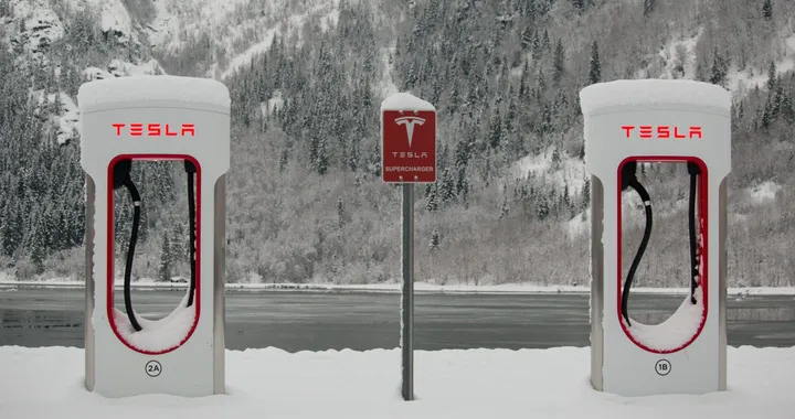 Mercato auto Norvegia da record: quasi 9 su 10 vendute nel 2024 erano elettriche