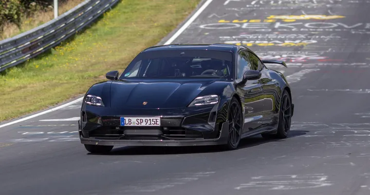 Porsche Taycan ancora più veloce al Nurburgring e batte la Tesla Model S Plaid