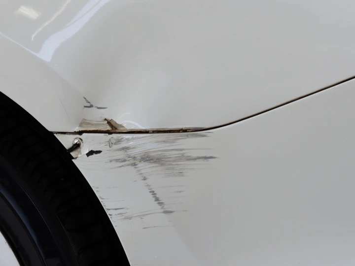 Come eliminare graffi e segni dalla carrozzeria con un prodotto economico