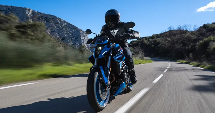 Suzuki GSX-8S, debutta la versione speciale Team Suzuki Edition