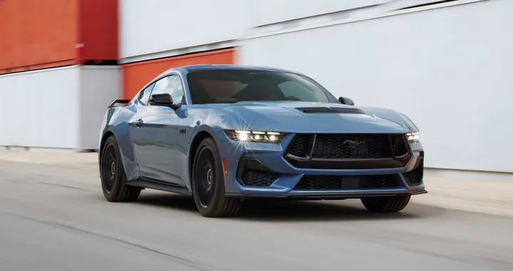 Nuova Ford Mustang, ancora più tecnologica e con V8 aspirato