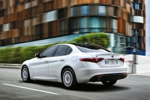 Alfa Romeo Giulia AE e Q2: le novità "extra" di Parigi