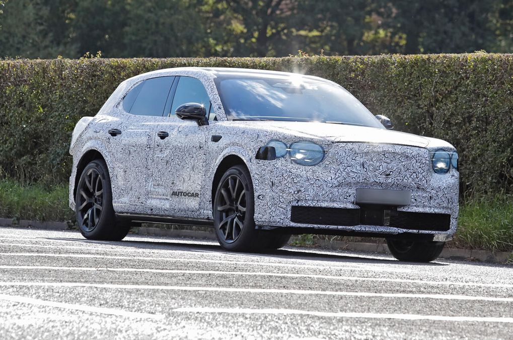 Ecco le prime foto spia della Bentley elettrica: avanti con i test su strada