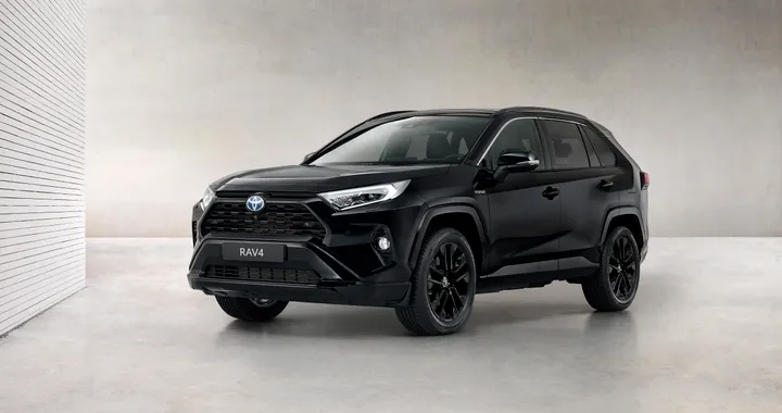 Toyota RAV4 Hybrid Black Edition per chi ama il &quot;total black&quot;