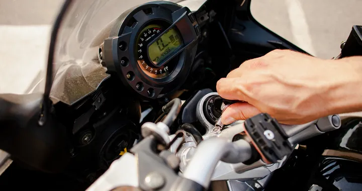Batteria a terra? Ecco i cavi giusti per far ripartire la tua moto
