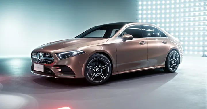 Mercedes-Benz Classe A L Sport Sedan: la quattro porte per la Cina
