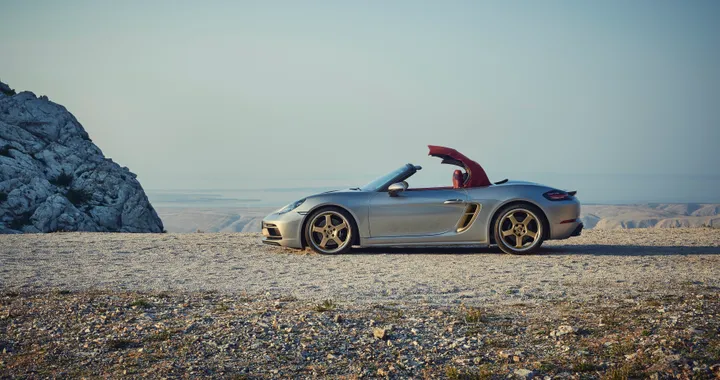 Mercato auto, voglia di ripartire all'aria aperta: crescono vendite di cabrio e spider