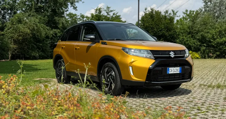 Suzuki Vitara 2024, il B-SUV si aggiorna ma mantiene le sue caratteristiche distintive
