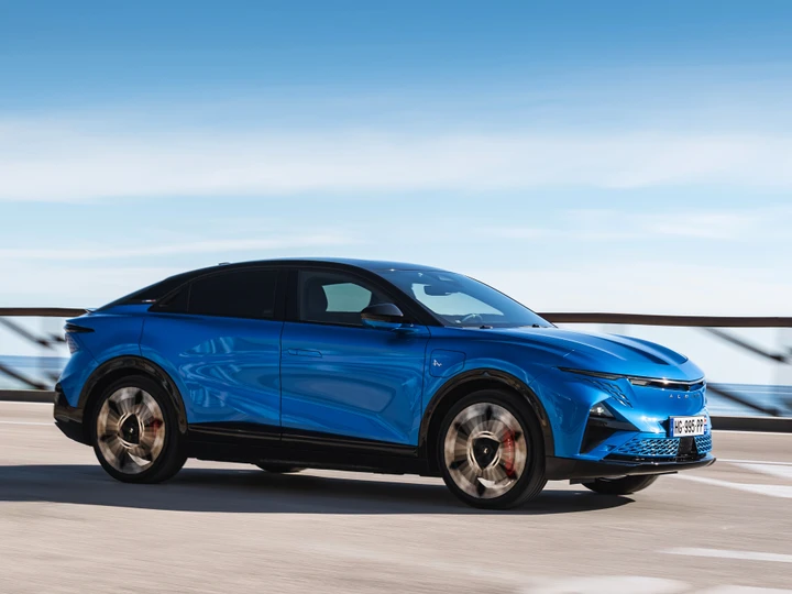 Alpine A390, la fastback elettrica creata per il piacere di guida