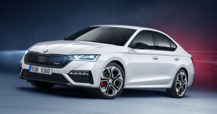 Skoda OCTAVIA RS iV: 245 CV per la sportiva ibrida Plug-in | Immagini