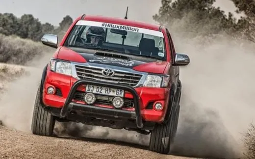 Toyota Hilux mette i muscoli e raggiunge i 455 CV