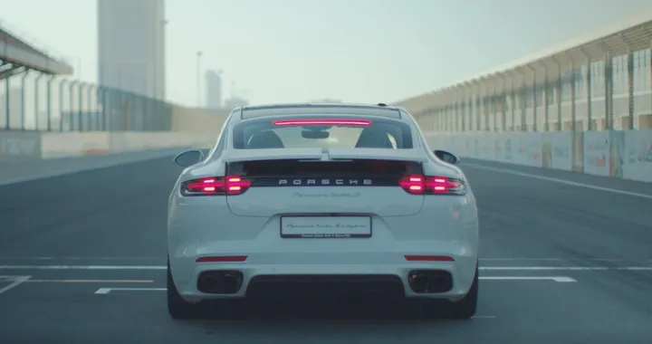 Porsche Panamera Turbo S E-Hybrid: 6 record in 6 circuiti | VIDEO