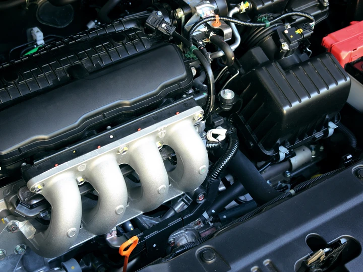 La tua auto consuma olio? Questo additivo a meno di 30€ può risparmiarti di rifare il motore