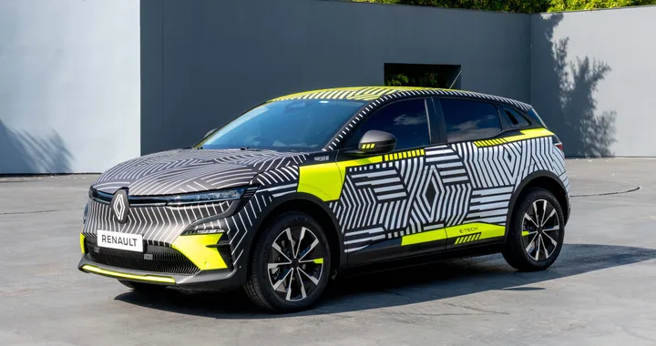 Renault Mégane E-TECH Electric, prime foto della nuova elettrica