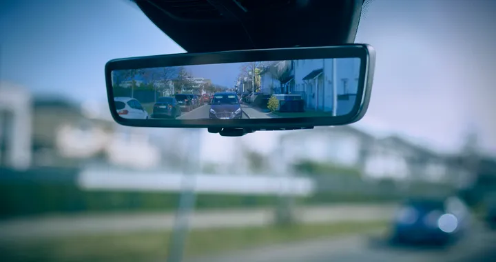 Ford Smart Mirror, lo specchietto retrovisore che salva ciclisti e pedoni