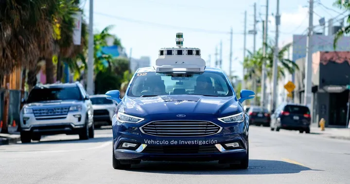 Ford rinvia il lancio del servizio robotaxi al 2022