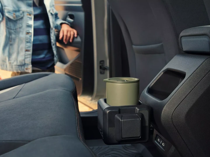 Dacia amplia la serie di accessori YouClip per un abitacolo ancora più funzionale