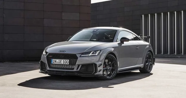 Audi TT RS, arriva l'edizione speciale Iconic Edition per festeggiare i 25 anni