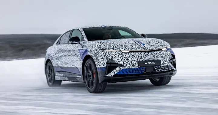 Alpine A390, primo sguardo ufficiale alla nuova fastback elettrica