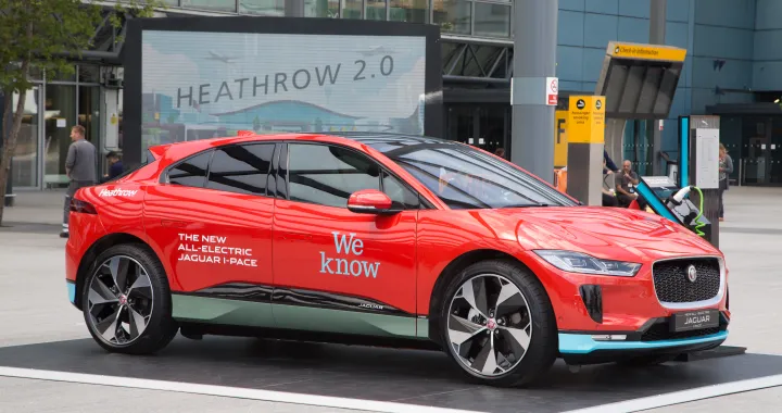 Una flotta di 200 Jaguar I-Pace per il servizio autista all'aeroporto di Heathrow