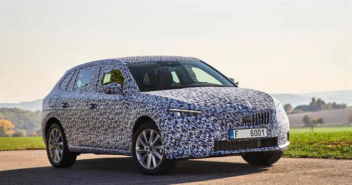Skoda Scala: svelati dotazione e motori (anche a metano)