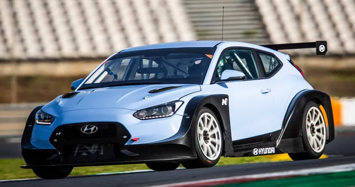 Hyundai Veloster N TCR, la gamma da corsa raddoppia