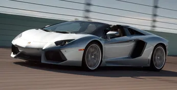  Aventador Roadster