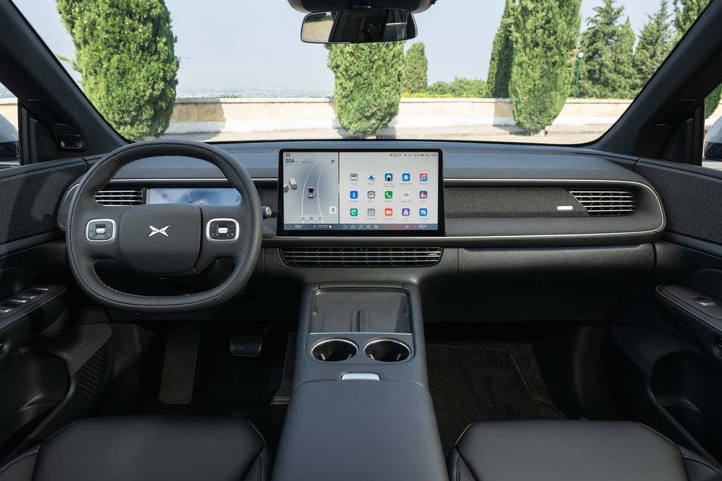 Xpeng G6, interni e bagagliaio del nuovo SUV elettrico