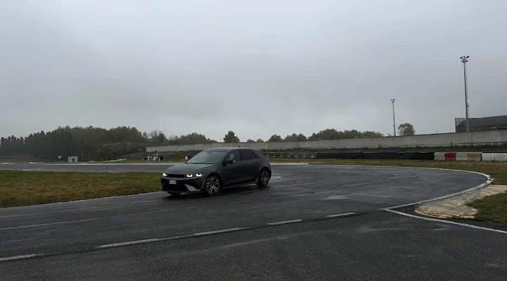 ingrandisci immagine