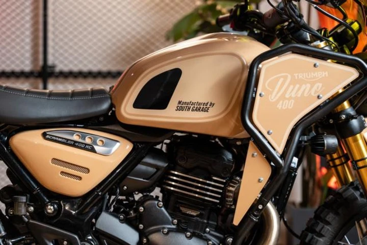 Dune 400, la Scrambler Triumph che non teme il deserto