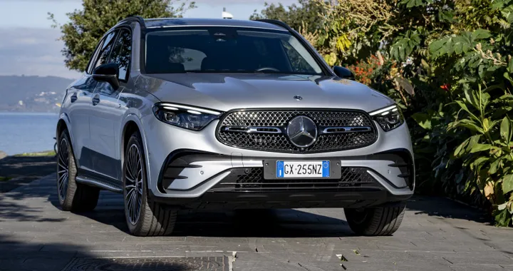 Mercedes GLC festeggia un nuovo traguardo in Italia: 100.000 unità vendute