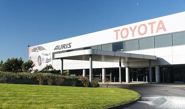Domanda record per i veicoli ibridi Toyota: ci sono ritardi nelle consegne