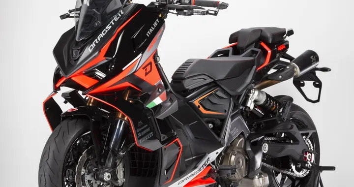 Italjet Dragster 459 Twin debutta a EICMA 2025, ecco il nuovo scooter racing