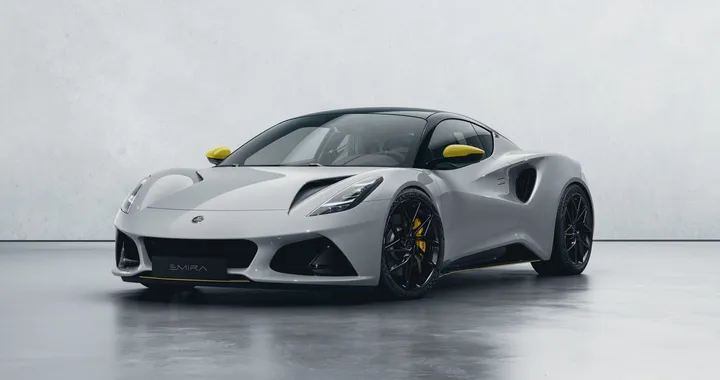 Novità Lotus Emira: adesso c'è anche la Turbo da 360 CV