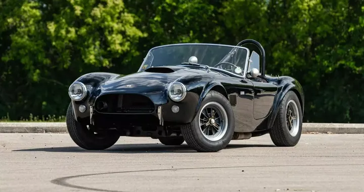 In vendita la Cobra di Steve McQueen: con motore e carrozzeria originali
