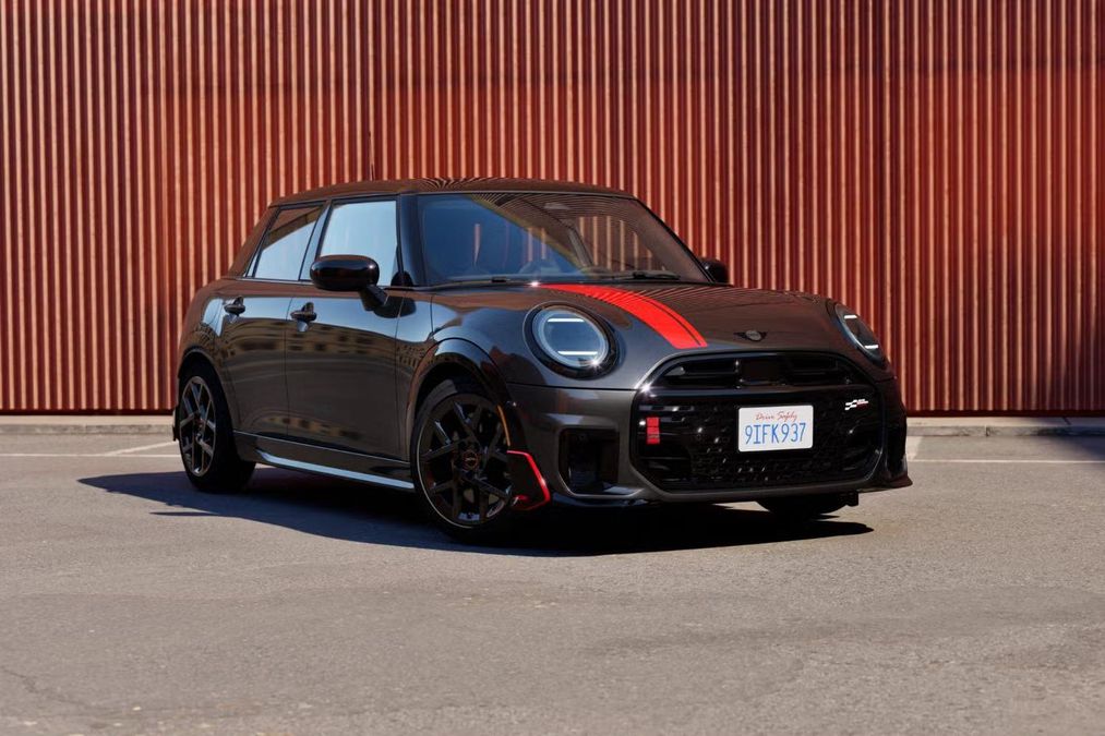Anteprima: MINI Red Line Edition, la Cooper S diventa ancora più speciale