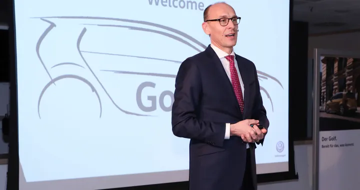 Volkswagen Golf 8: la produzione parte a giugno 2019 | PRIMO TEASER