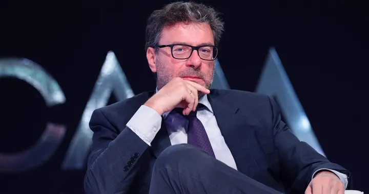 Incentivi auto 2022, il Ministro Giorgetti apre alla modifica del limite dei 180 giorni