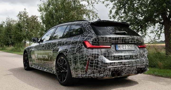 BMW saluta il 2022 con un video teaser della M3 Touring