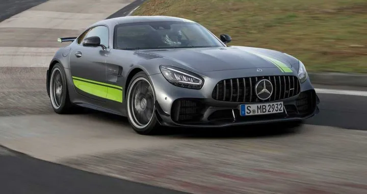 Mercedes-AMG GT R Pro, la sportiva derivata dalle GT3 e GT4