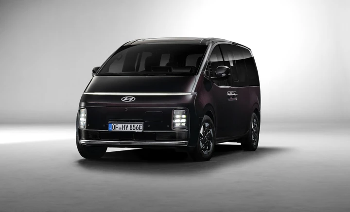 Nuova Hyundai Staria Electric: tanto spazio, comfort e 800 V per ricariche rapide
