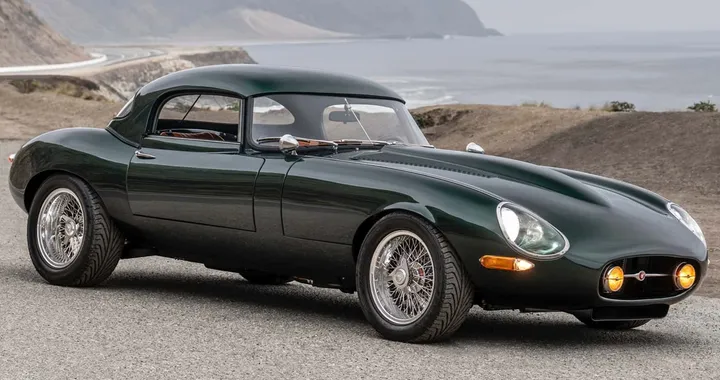 Il nuovo restomod della Jaguar E-Type monta un V12 da 400 CV