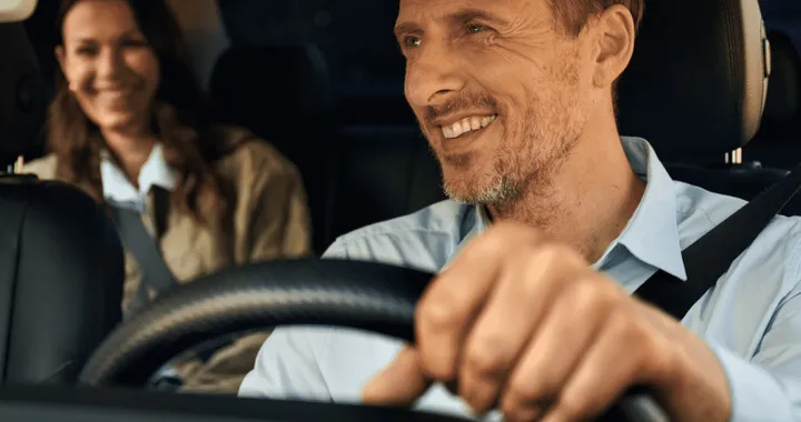 Gli italiani usano quasi solo l’auto, ma cresce l’interesse per alternative sostenibili