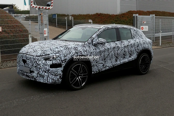 Mercedes GLA 2026, sarà tutta nuova: proseguono i test su strada