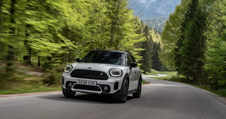 Mini Countryman: il restyling porta tanti piccoli affinamenti | Immagini