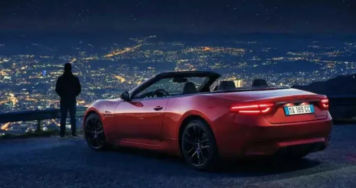 Maserati festeggia il centenario del suo Tridente con una vera costellazione