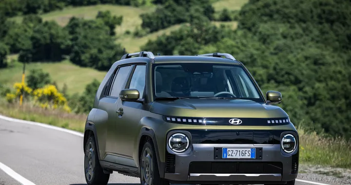 Hyundai Inster Cross si racconta in Toscana tra versatilità urbana e anima outdoor