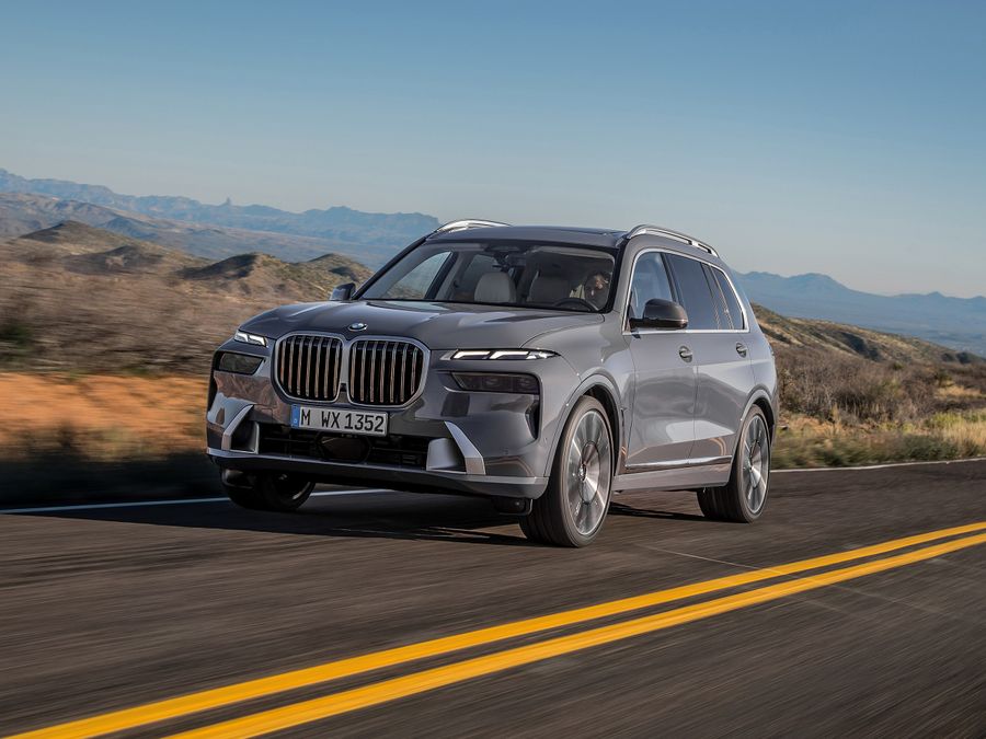 BMW iX7, avvistato su strada il prossimo maxi SUV elettrico