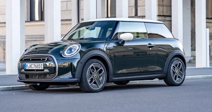 MINI Cooper SE, l'elettrica diventa più esclusiva con la Resolute Edition